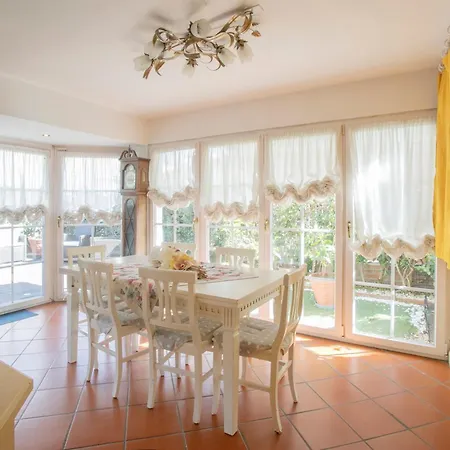 Maison Renee Διαμέρισμα Βιαρέτζιο